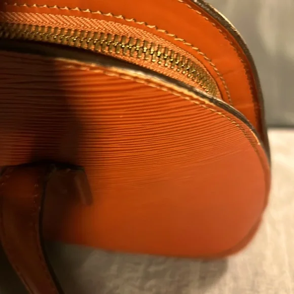 Louis Vuitton Brown Epi Lussac Shoulder Bag - Picture 6 of 11